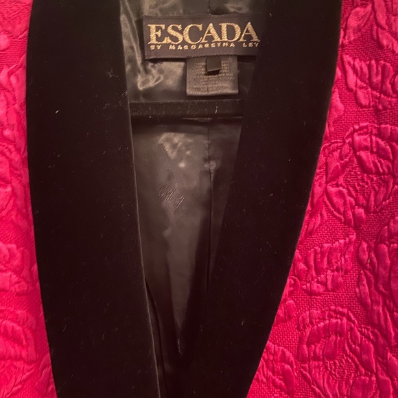 Escada Vintage Baroque and Velvet Blazer, Size 40 - Picture 5 of 14